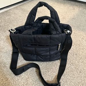 Lululemon puffer bag
